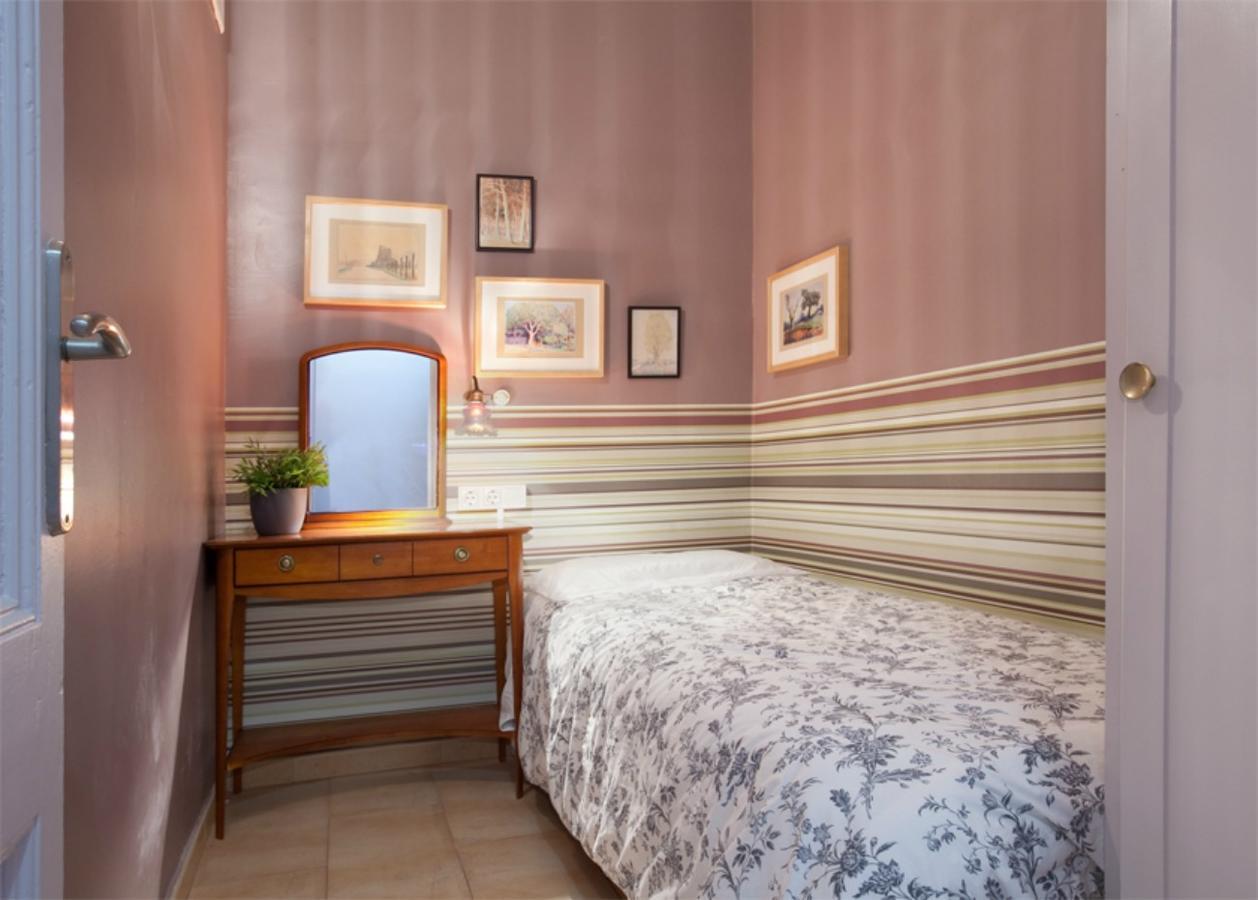 Aparteasy - Family Sant Antoni Apt. Барселона Екстериор снимка
