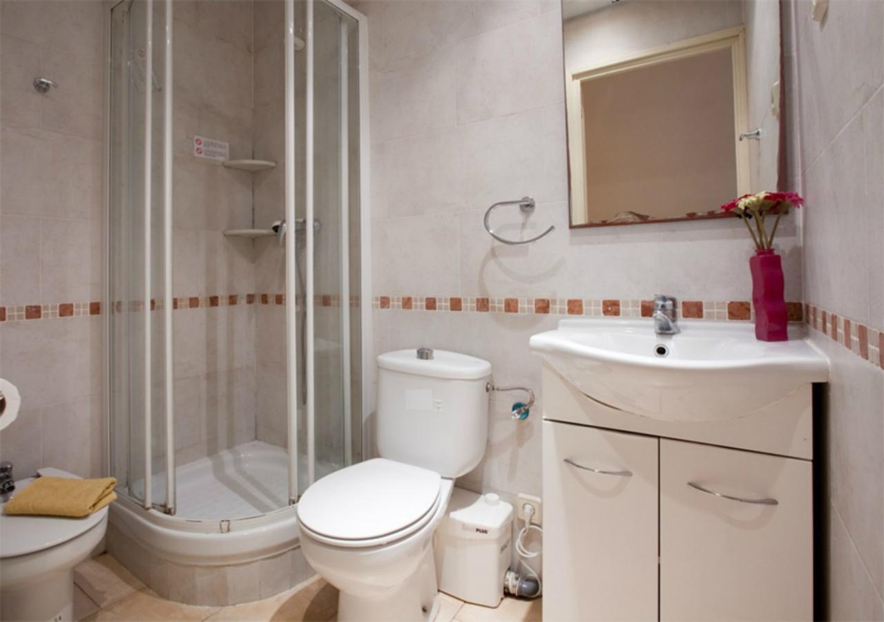 Aparteasy - Family Sant Antoni Apt. Барселона Екстериор снимка